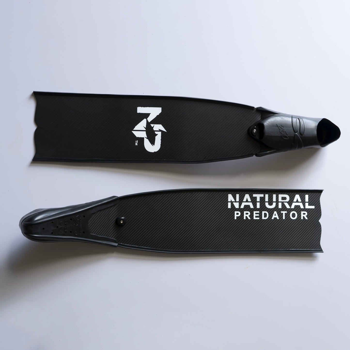 np natural predator high performance carbon fiber spearfishing fins white logo black rails